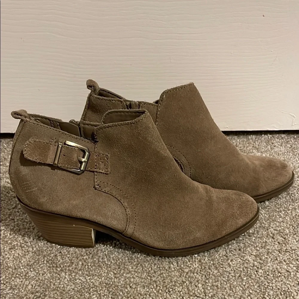 Sonoma Tan Ankle Booties with Decorative Buckle
